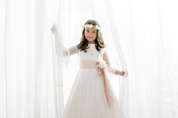 Fotos de Comunión en Toledo ❤️ Sandra, Pétalos y Cortinas