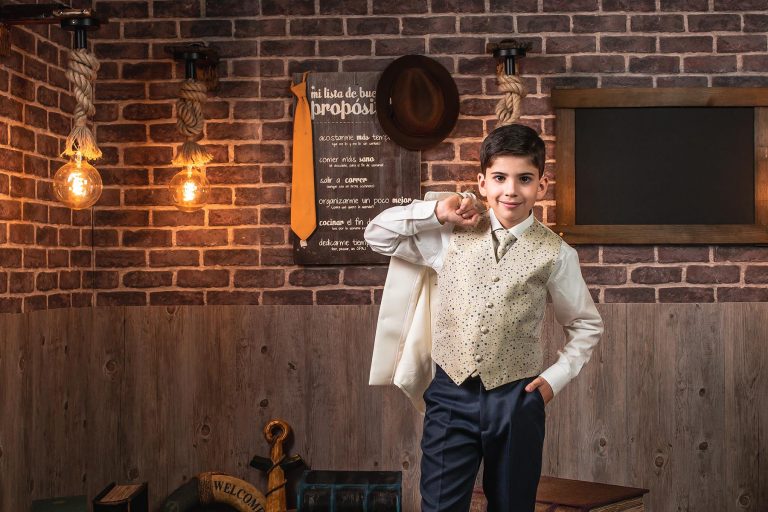 La Vieja Escuela - Sesión de Fotos de Comunión con Carlos y Hermano